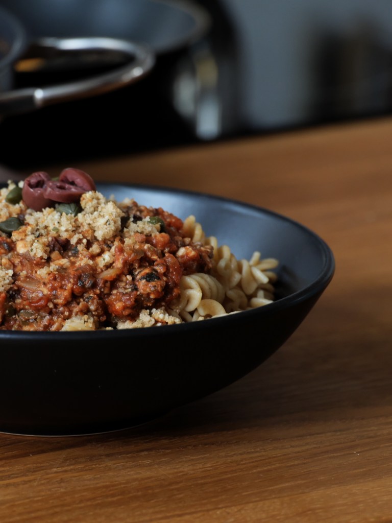 Fussili mit veganer Sauce Bolognese